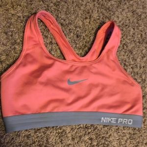 nike pro sports bra